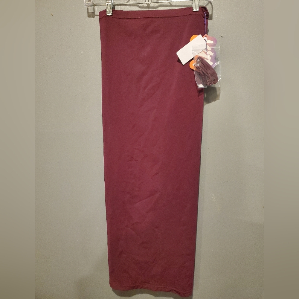Yitty Size Large Shapewear Maroon